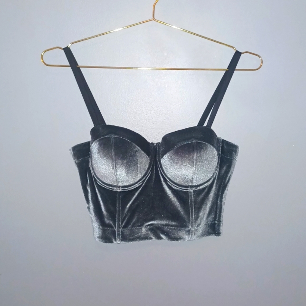 Bustier crop tops